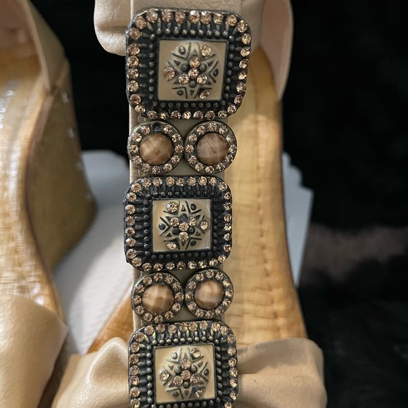 Tan wedges - Picture 5 of 5